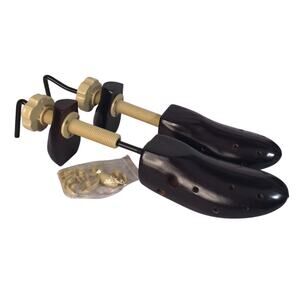 Storesmith Ladies Shoe Stretchers Handmade Cedar Wood Size 5-8 NOS